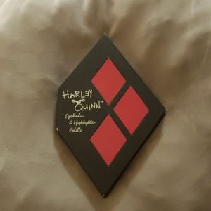 Harley Quinn Eyeshadow and highlight palette